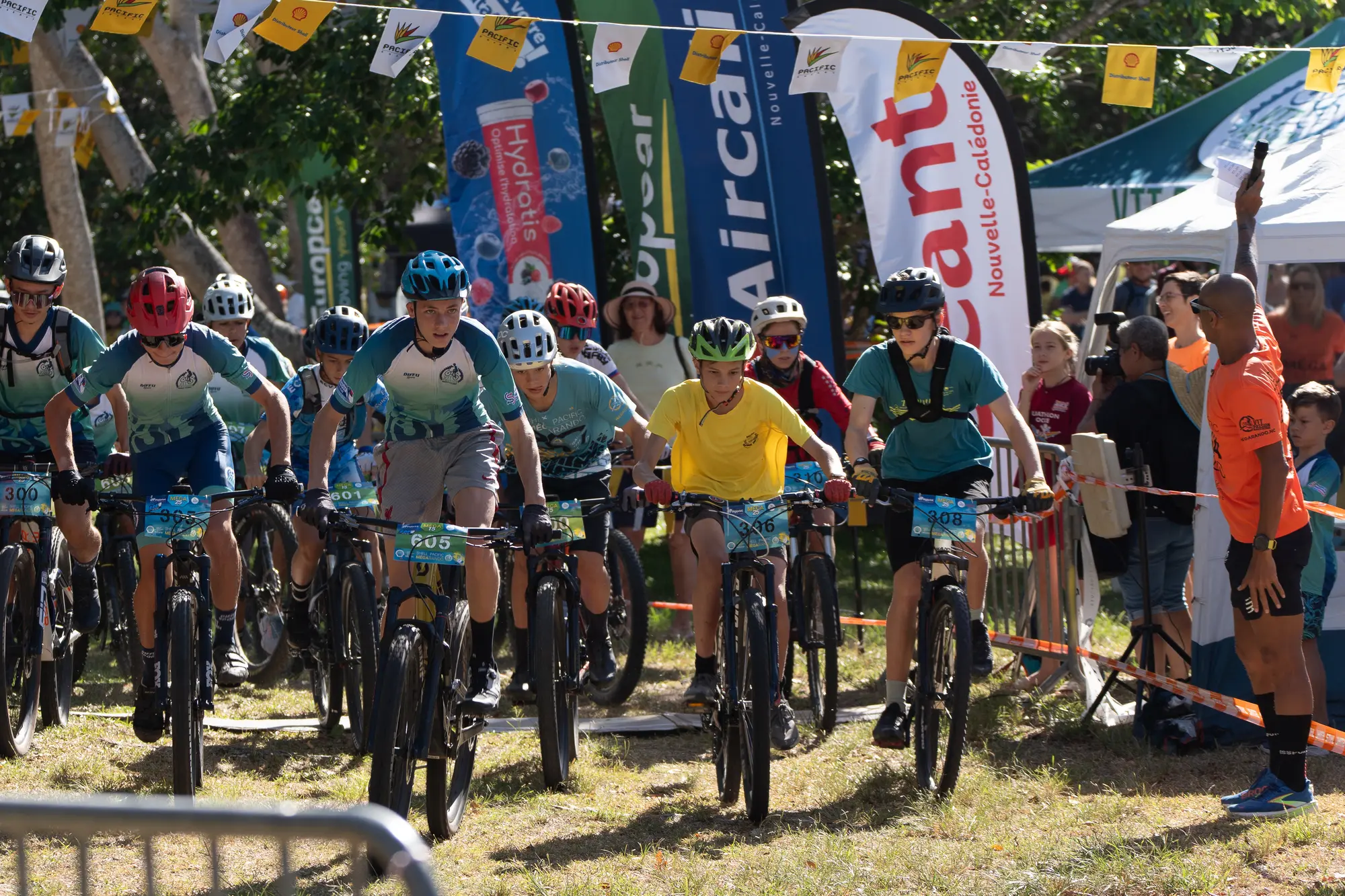 Coureur VTT en pleine action